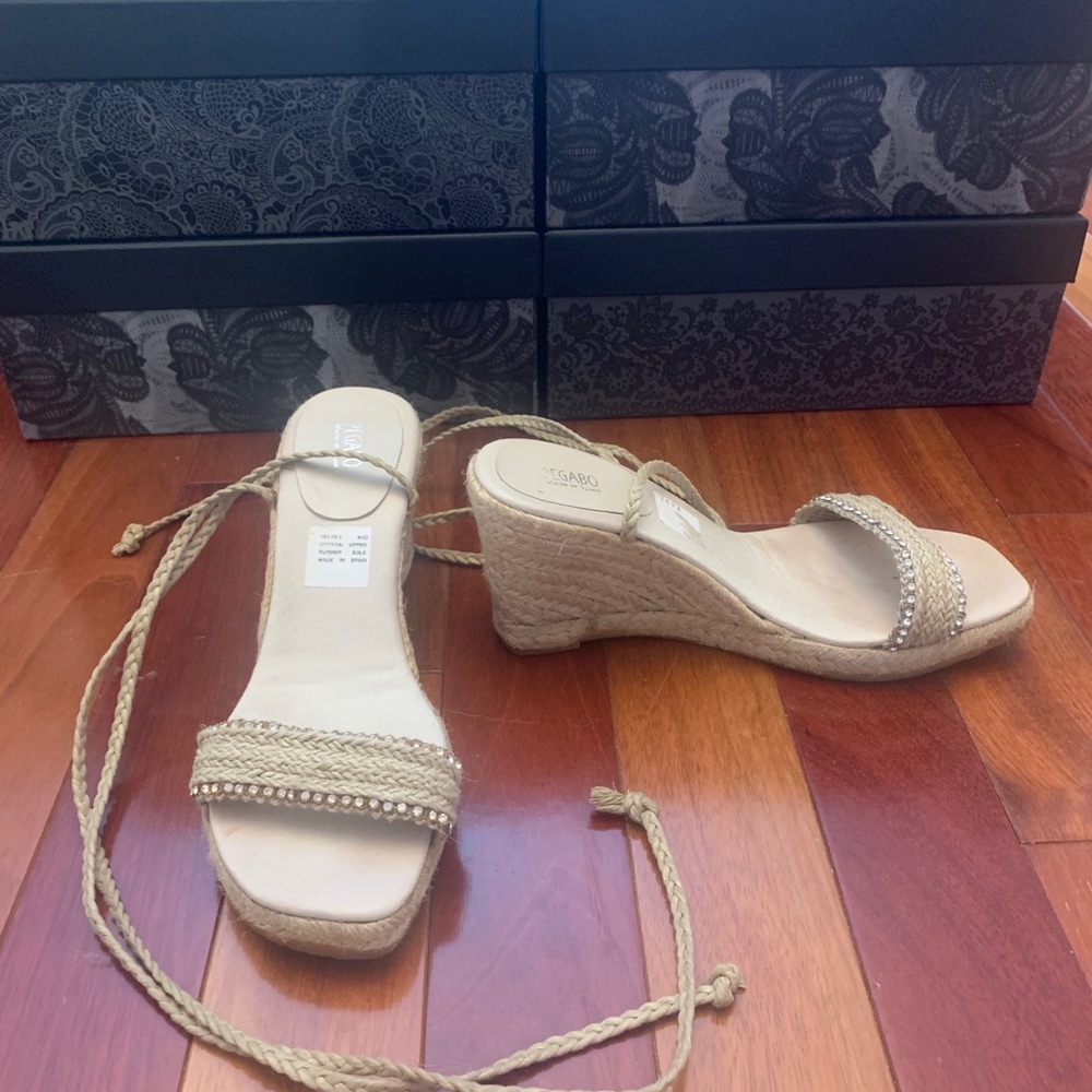 SANDALS BUNDLE - Picture 2 of 3